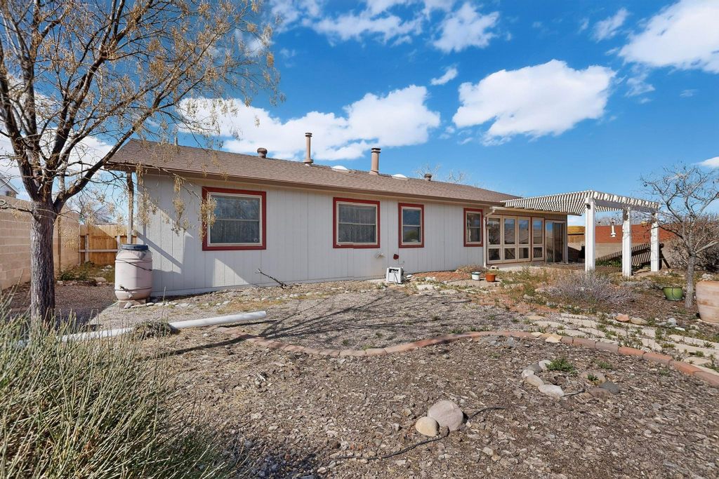 Image 39 of property listing at 6383 Roadrunner Loop NE, Rio Rancho, NM 87144