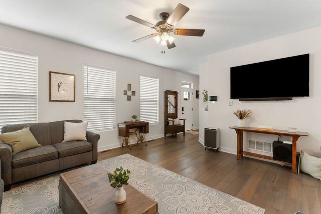 610 17th Avenue, Silvis, IL 61282