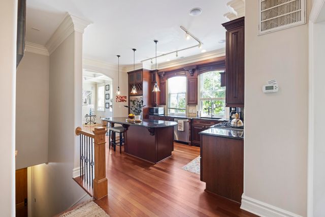 1 Bennett Bennett 3, Charleston, SC 29401