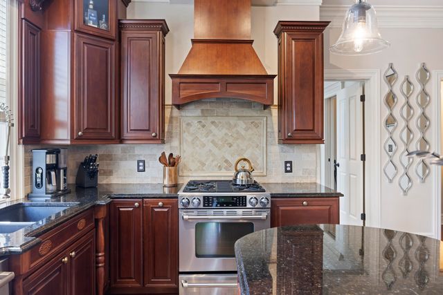 1 Bennett Bennett 3, Charleston, SC 29401