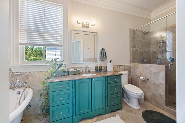 1 Bennett Bennett 3, Charleston, SC 29401