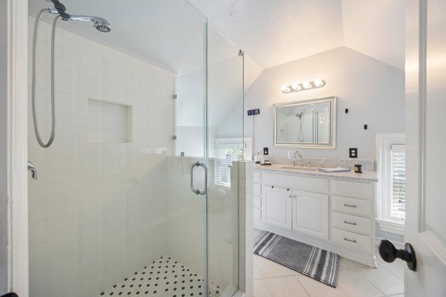 1 Bennett Bennett 3, Charleston, SC 29401