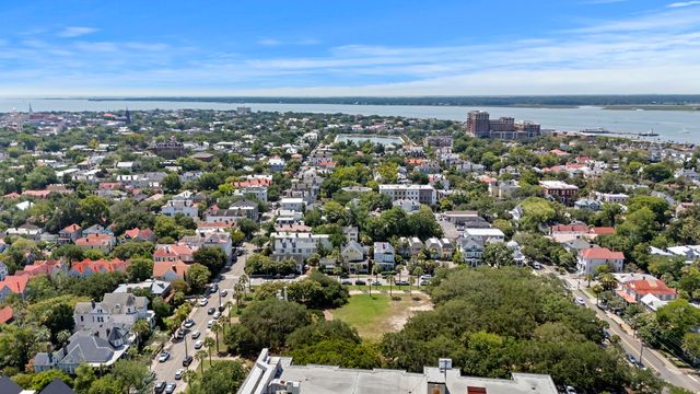 1 Bennett Bennett 3, Charleston, SC 29401