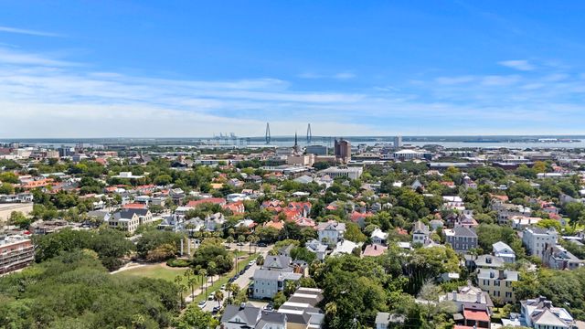 1 Bennett Bennett 3, Charleston, SC 29401