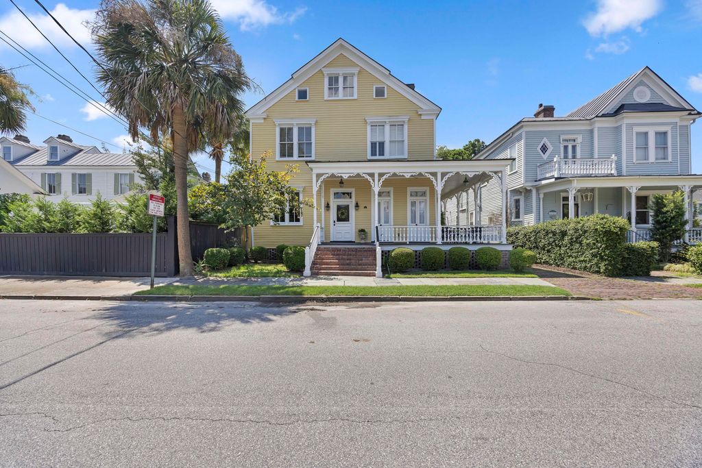 1 Bennett Bennett 3, Charleston, SC 29401