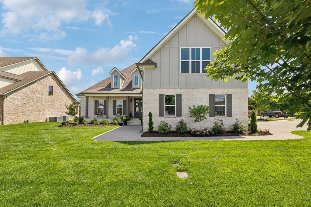 1009 Stone Creek Ln, Lebanon, TN 37087