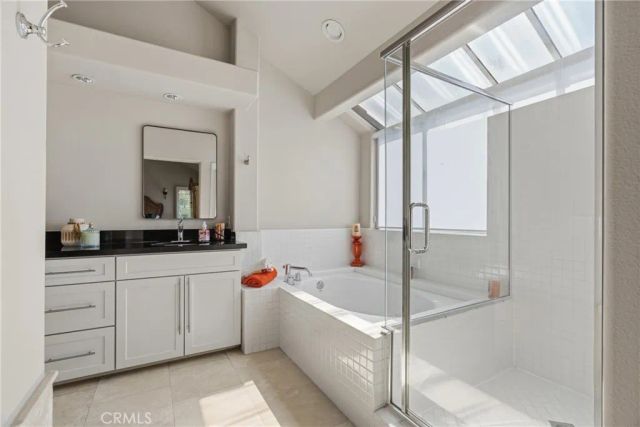 1872 Caminito De La Narcissa, Glendale, CA 91208
