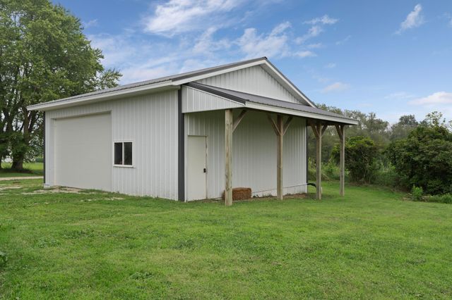 7320 90th Street SE, Stewartville, MN 55976