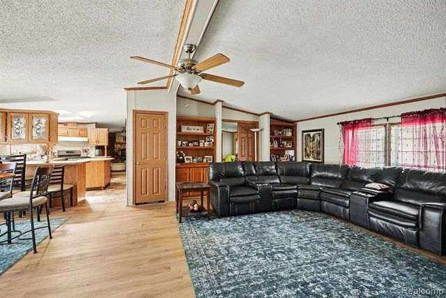 23312 Crystal Dr, Clinton Township, MI 48036