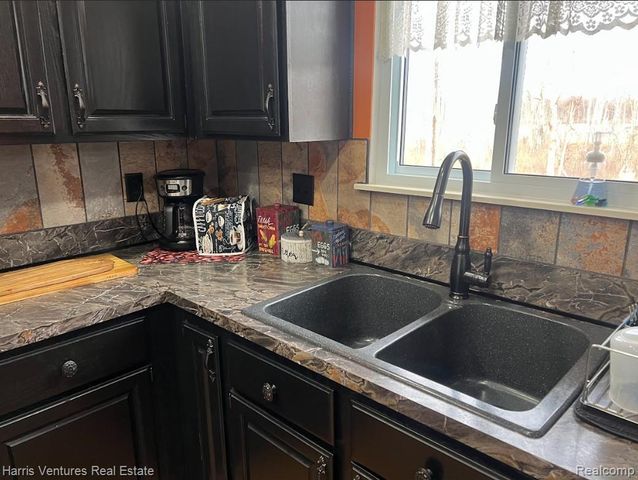 1535 Kings Crown Court, Wixom, MI 48393