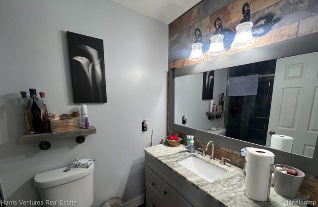 1535 Kings Crown Court, Wixom, MI 48393