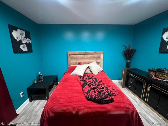 1535 Kings Crown Court, Wixom, MI 48393