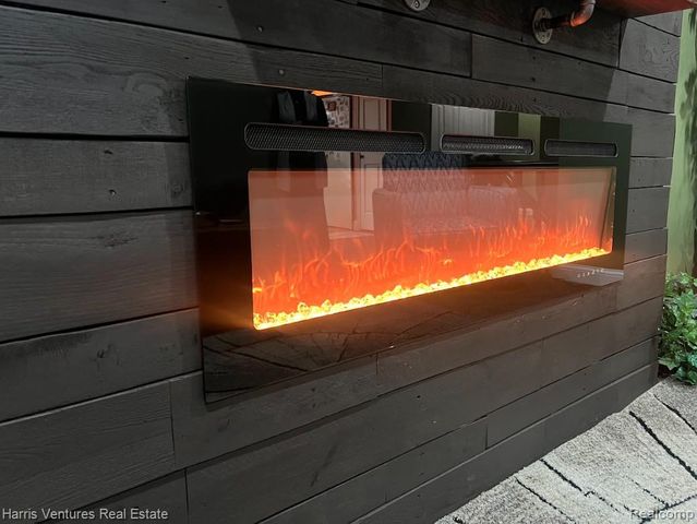 1535 Kings Crown Court, Wixom, MI 48393