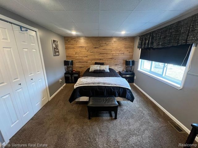 1535 Kings Crown Court, Wixom, MI 48393