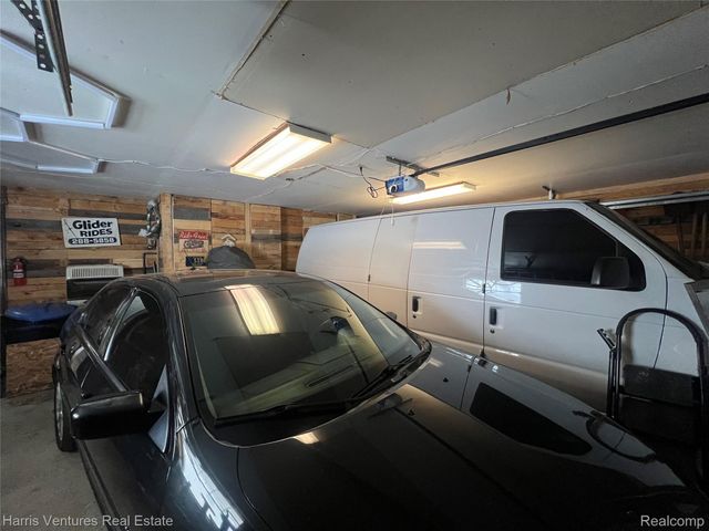 1535 Kings Crown Court, Wixom, MI 48393