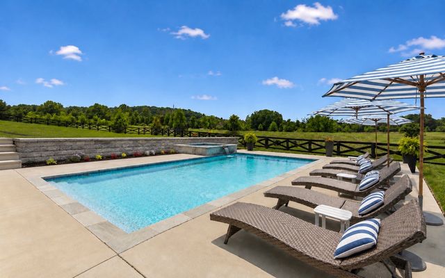 5007 Gates Mill Rdg, Thompsons Station, TN 37179