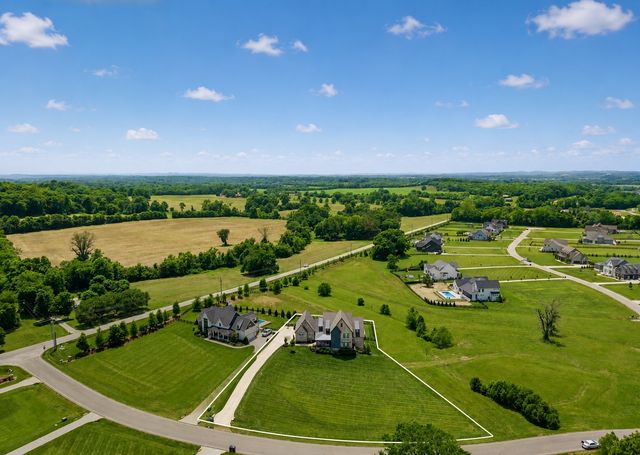 5007 Gates Mill Rdg, Thompsons Station, TN 37179