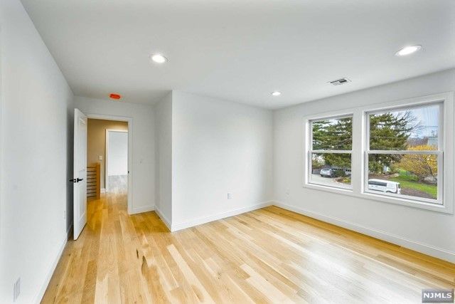 21 Durrell Street, Verona, NJ 07044