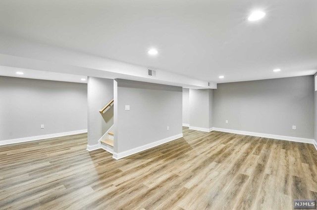 21 Durrell Street, Verona, NJ 07044