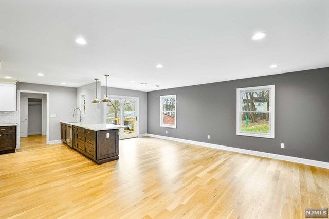 21 Durrell Street, Verona, NJ 07044