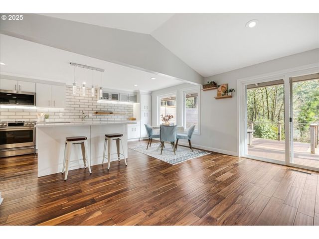 4268 WOODSIDE Cir, Lake Oswego, OR 97035