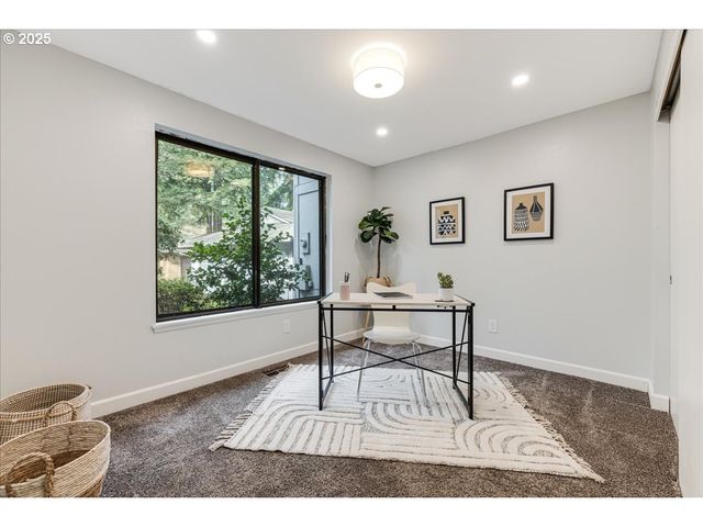 4268 WOODSIDE Cir, Lake Oswego, OR 97035