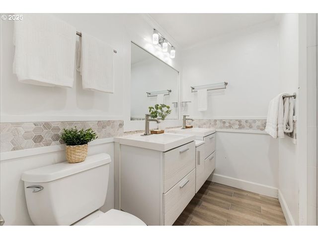 4268 WOODSIDE Cir, Lake Oswego, OR 97035