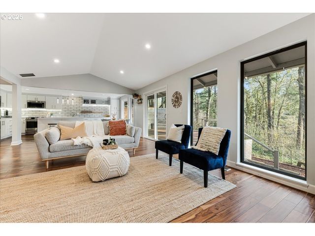4268 WOODSIDE Cir, Lake Oswego, OR 97035