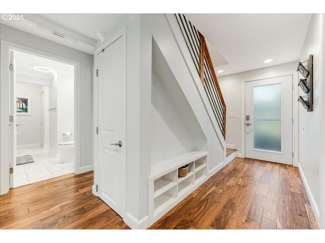 4268 WOODSIDE Cir, Lake Oswego, OR 97035