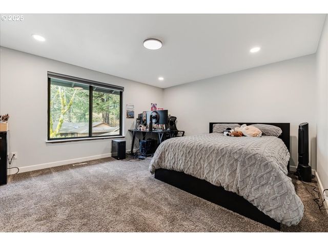 4268 WOODSIDE Cir, Lake Oswego, OR 97035