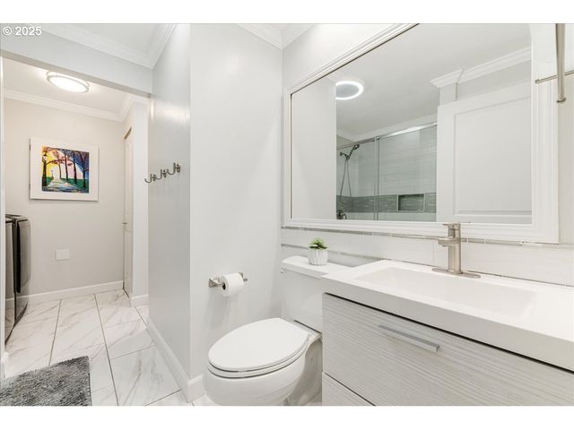 4268 WOODSIDE Cir, Lake Oswego, OR 97035