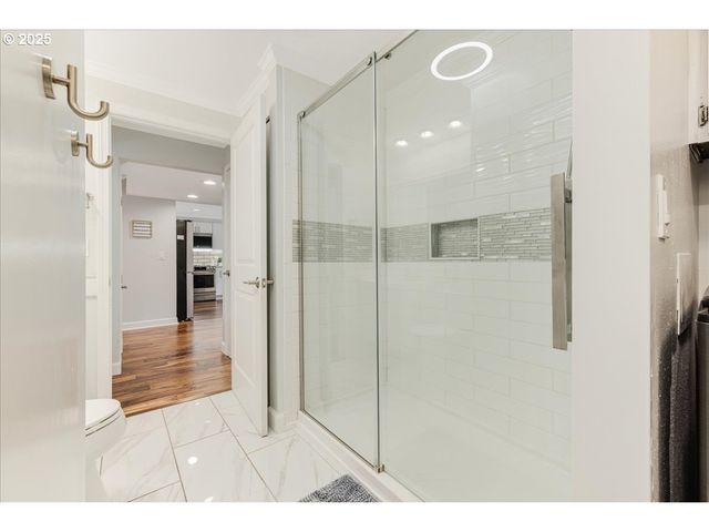 4268 WOODSIDE Cir, Lake Oswego, OR 97035