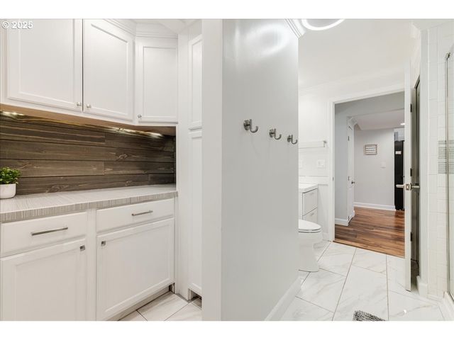 4268 WOODSIDE Cir, Lake Oswego, OR 97035