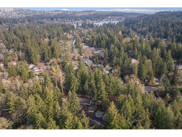 4268 WOODSIDE Cir, Lake Oswego, OR 97035