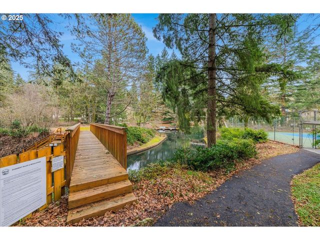 4268 WOODSIDE Cir, Lake Oswego, OR 97035