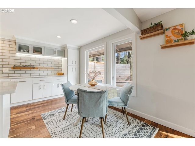 4268 WOODSIDE Cir, Lake Oswego, OR 97035