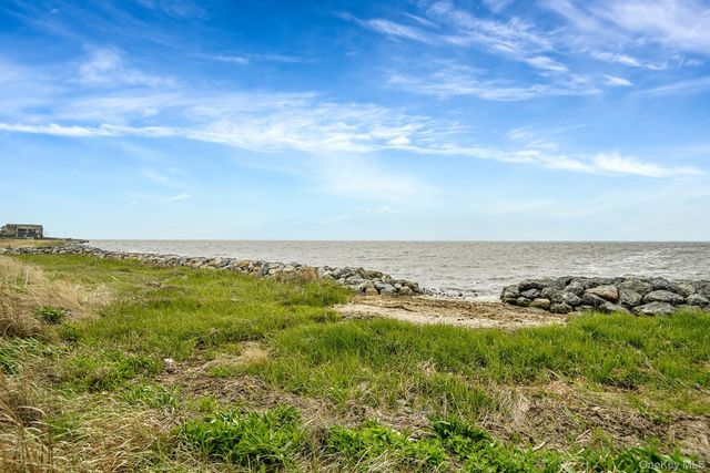 374 Rider Avenue, Patchogue, NY 11772