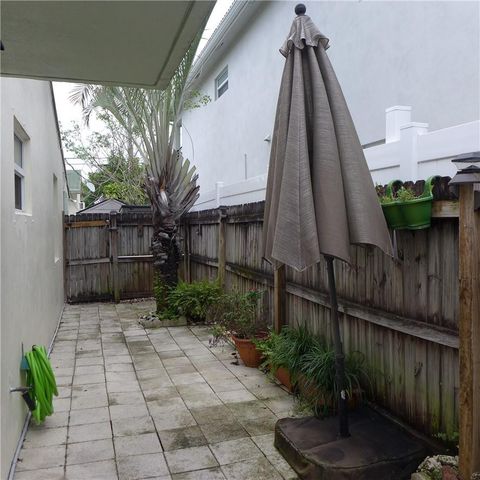 812 NE 15 Avenue, Fort Lauderdale, FL 33304