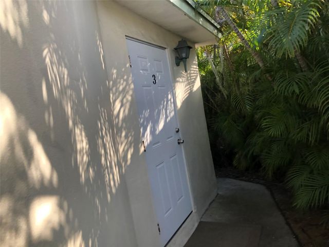 812 NE 15 Avenue, Fort Lauderdale, FL 33304