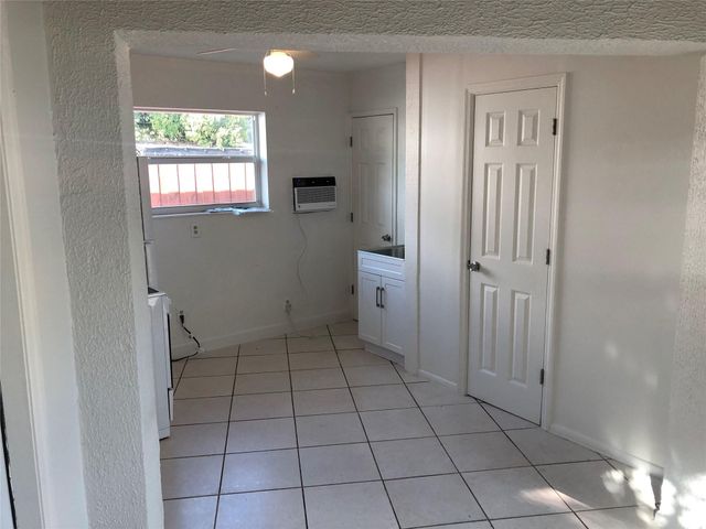 812 NE 15 Avenue, Fort Lauderdale, FL 33304