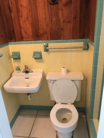 812 NE 15 Avenue, Fort Lauderdale, FL 33304