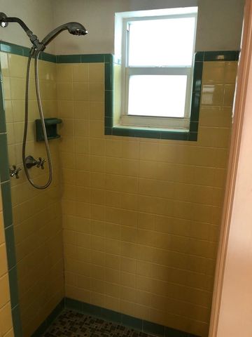 812 NE 15 Avenue, Fort Lauderdale, FL 33304