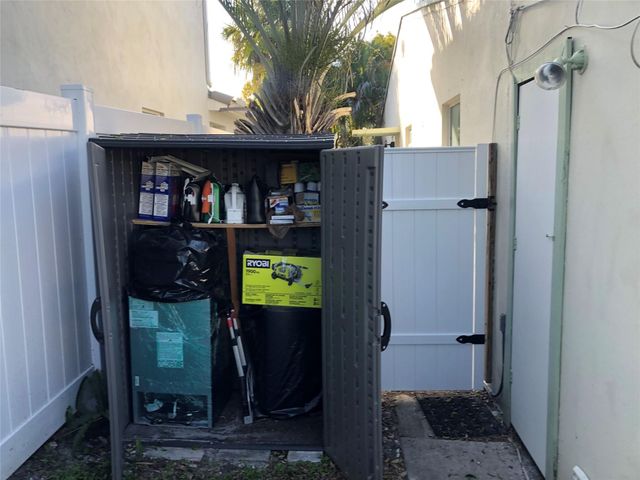 812 NE 15 Avenue, Fort Lauderdale, FL 33304