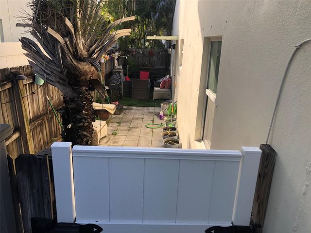 812 NE 15 Avenue, Fort Lauderdale, FL 33304