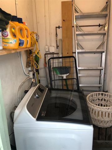 812 NE 15 Avenue, Fort Lauderdale, FL 33304