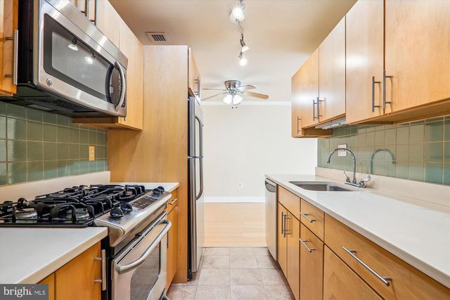 4970 BATTERY LN #408, Bethesda, MD 20814