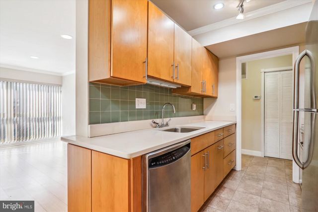 4970 BATTERY LN #408, Bethesda, MD 20814