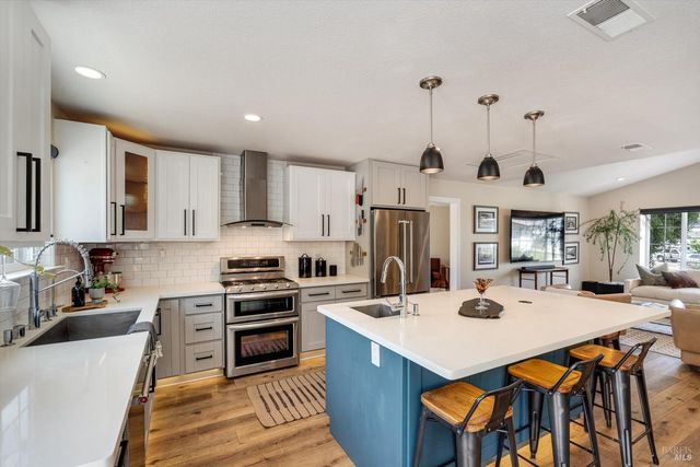 412 Arrowhead Ct, Vallejo, CA 94589
