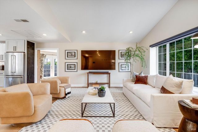412 Arrowhead Ct, Vallejo, CA 94589