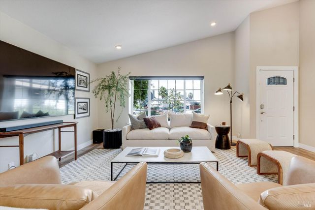 412 Arrowhead Ct, Vallejo, CA 94589